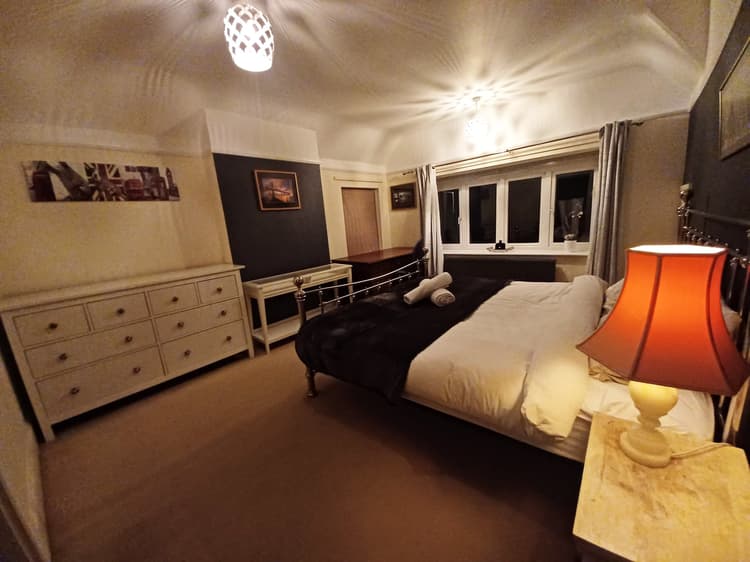 The Diamond En-suite Super King Room Hertfordshire