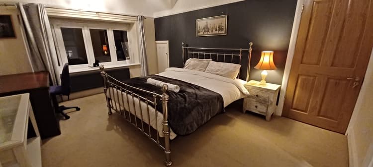 The Diamond En-suite Super King Room Hertfordshire