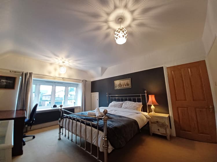 The Diamond En-suite Super King Room Hertfordshire