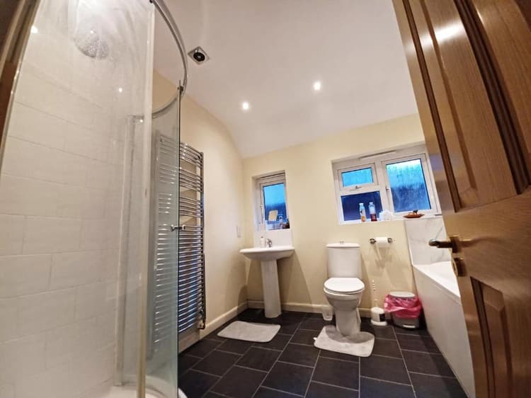 The Golden Suite King Room Hertfordshire