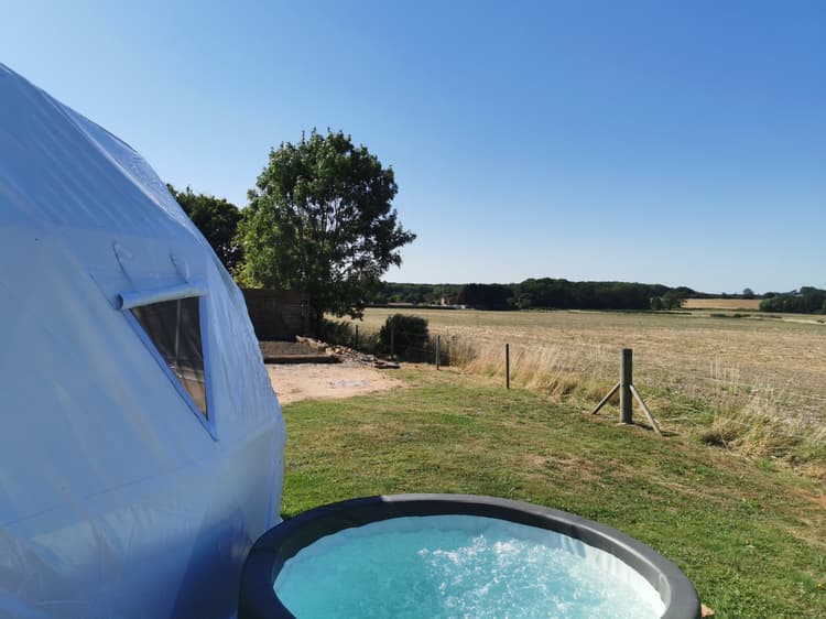 5 Star Dome Hottub Firepit BBQ