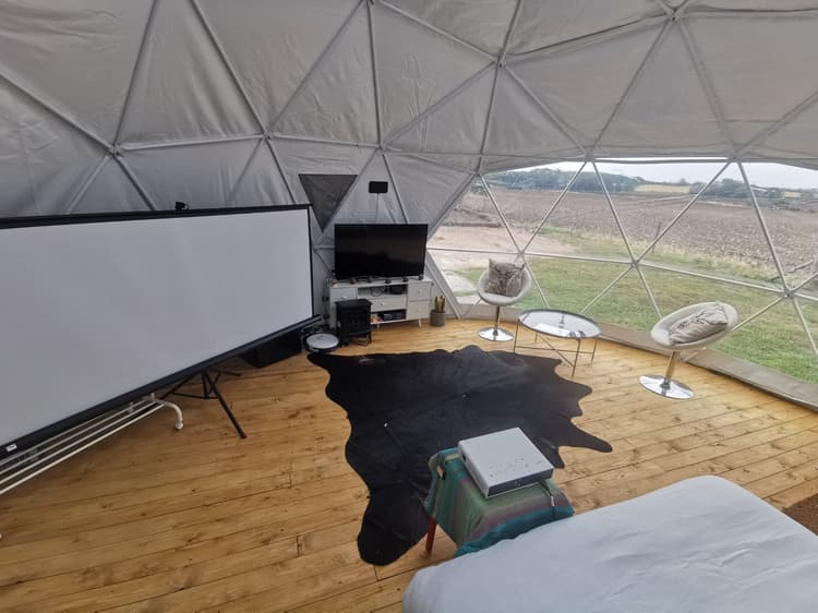 5 Star Dome Hottub Firepit BBQ