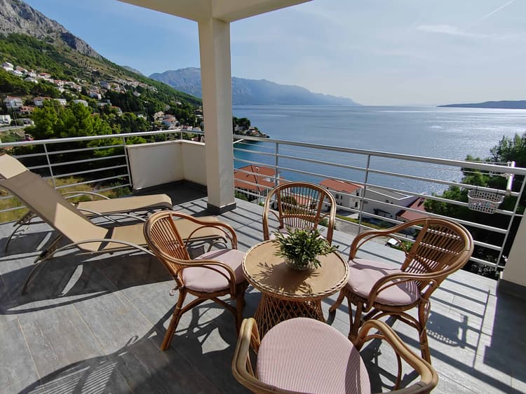 Apartment East 1st floor