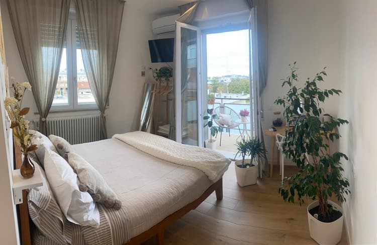 Camera matrimoniale con balcone