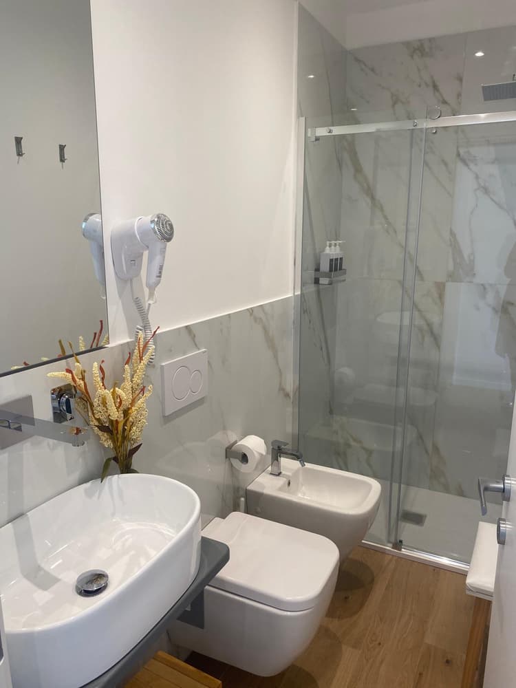 Camera matrimoniale con balcone