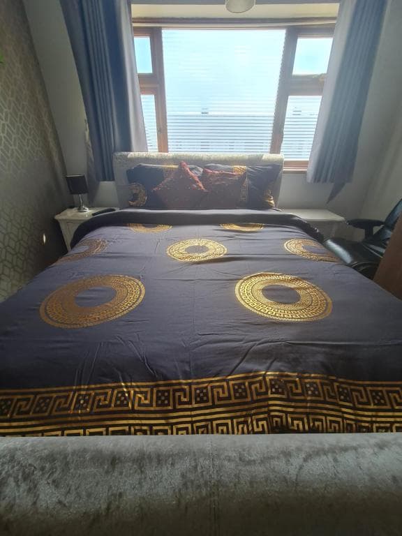 The Rushdon 3 - King