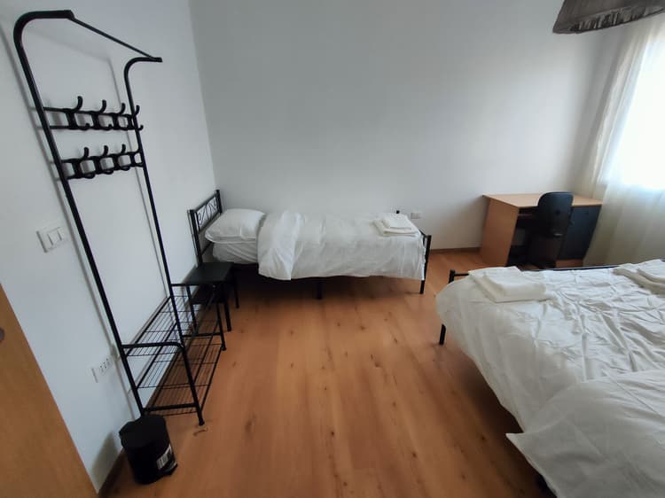 Triple room with shared bathroom