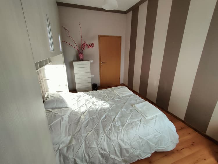 Double room with shared bathroom