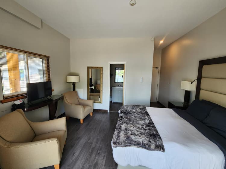 Standard Room Lakeside Balcony