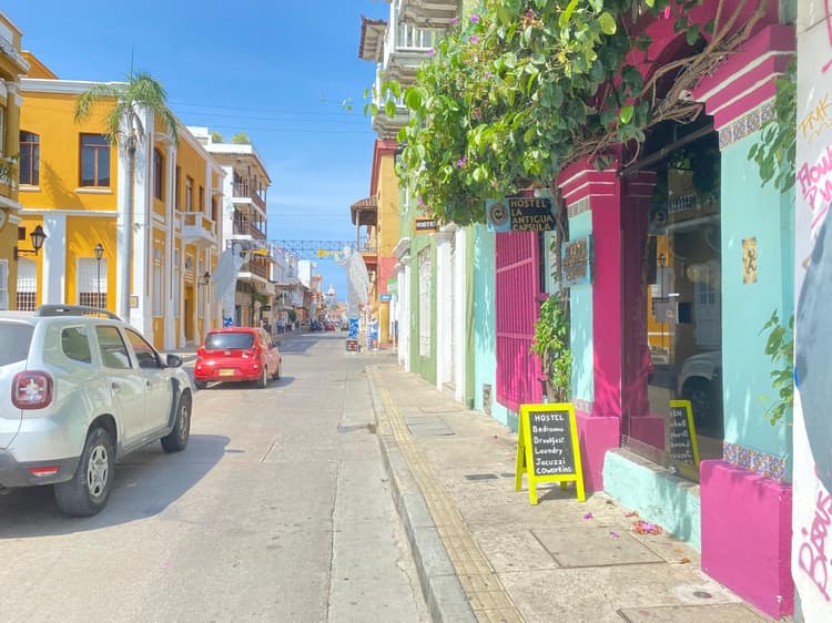 Rent the Entire La Antigua Cápsula Hostel in Getsemaní, Cartagena- Alquila el Hostal La Antigua Cápsula Completo