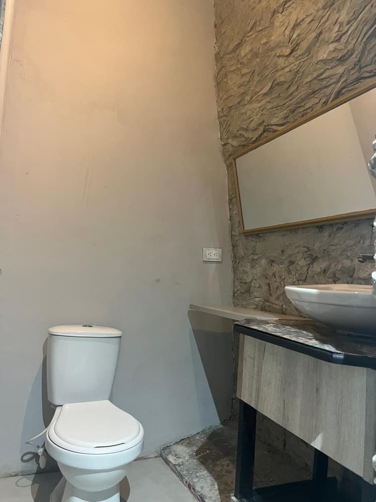 Rent the Entire La Antigua Cápsula Hostel in Getsemaní, Cartagena- Alquila el Hostal La Antigua Cápsula Completo