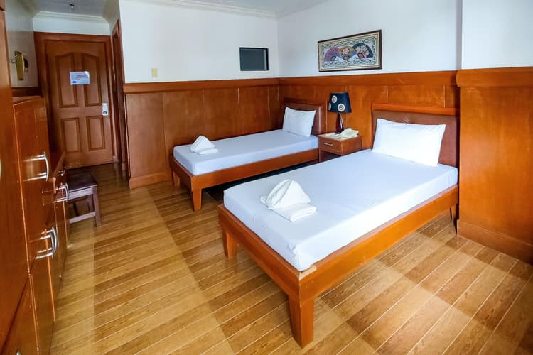 2 Single Beds - Seaside Grand Room