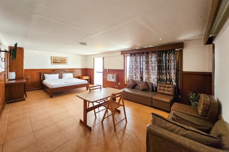 1 King Bed - Beach House