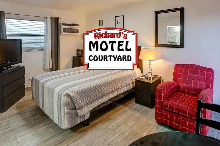 400 - Hotel Room
