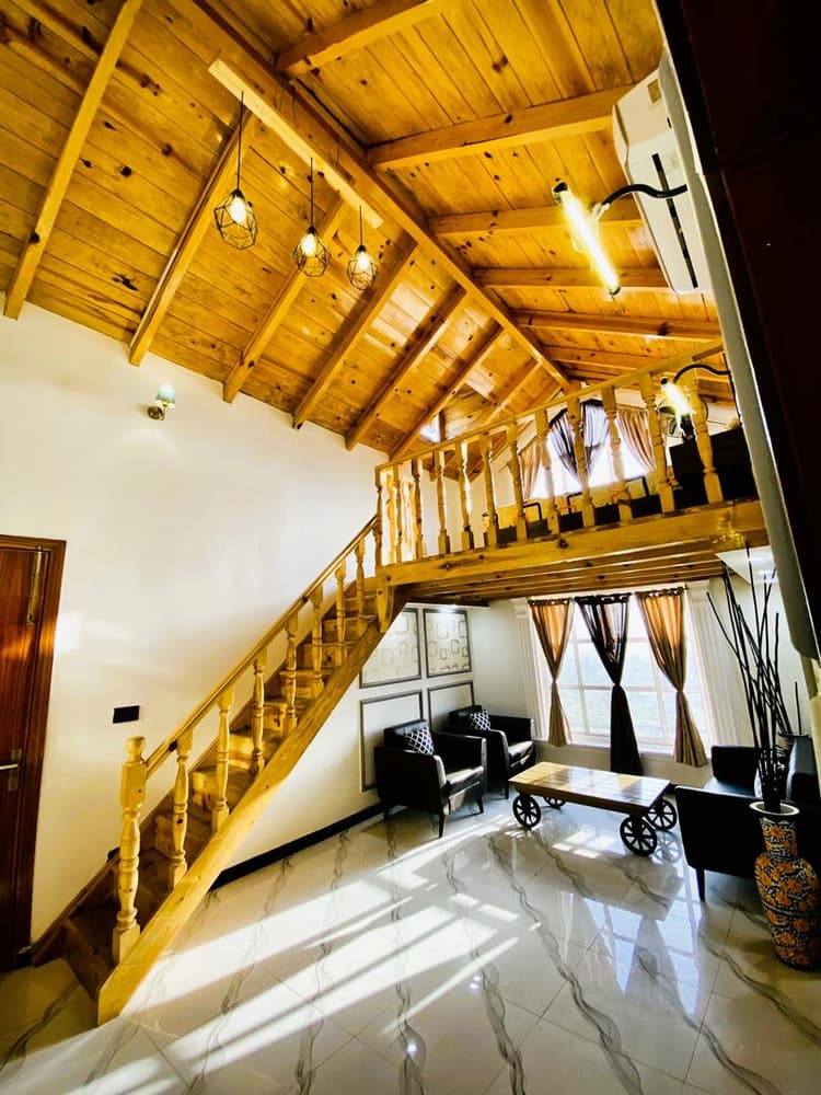 Chalet (Skyline Cabin)