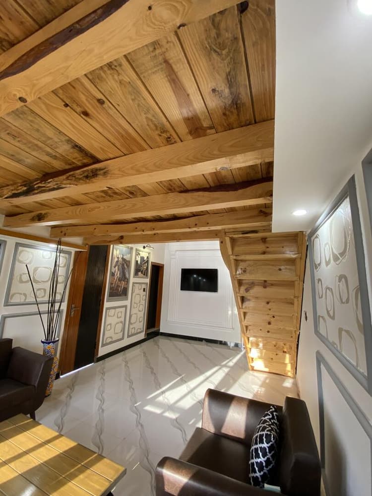 Chalet (Skyline Cabin)