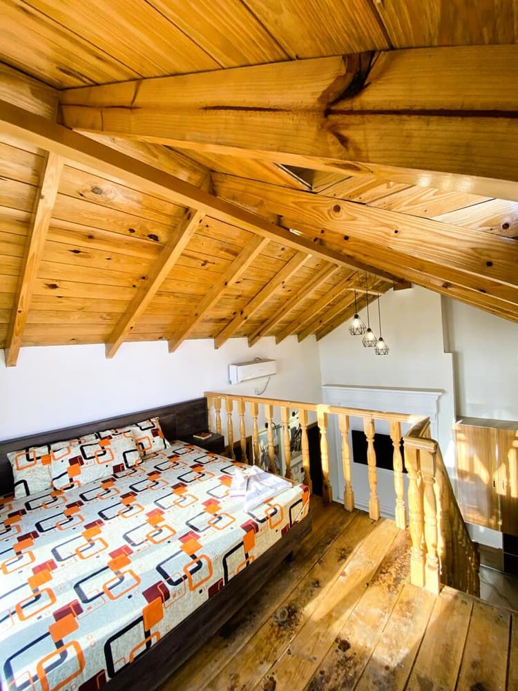 Chalet (Skyline Cabin)