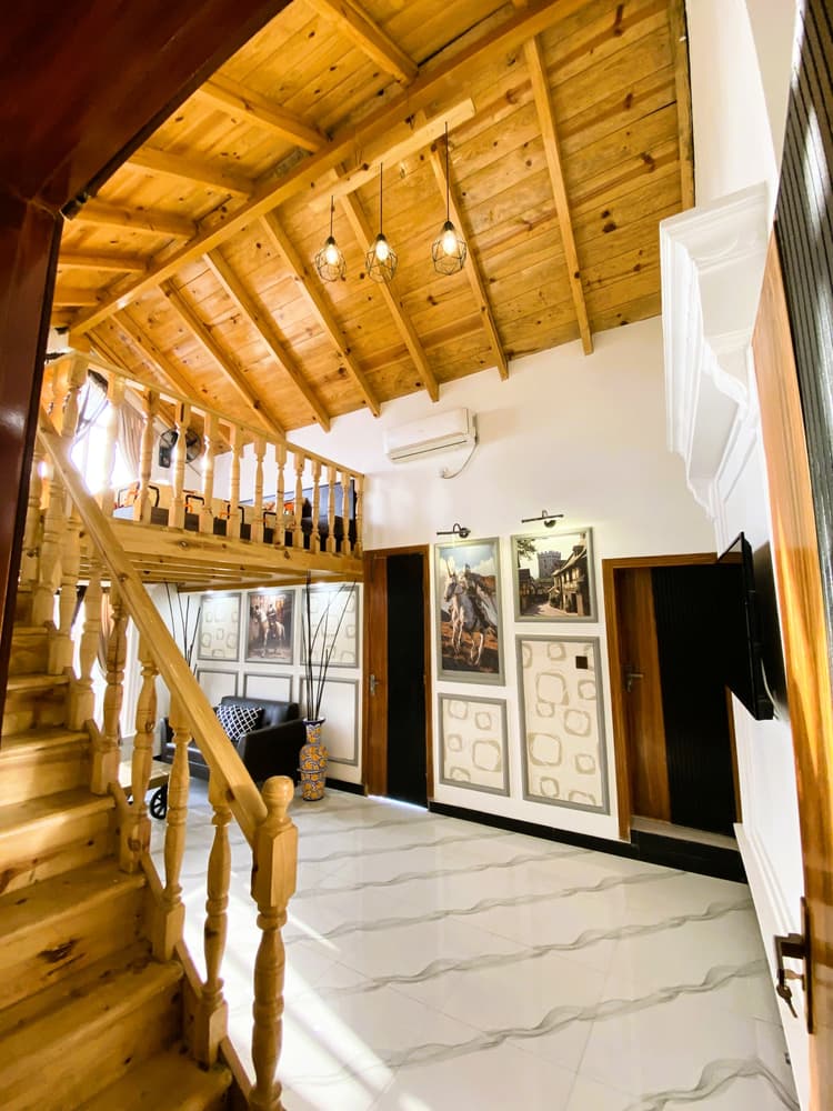 Chalet (Skyline Cabin)