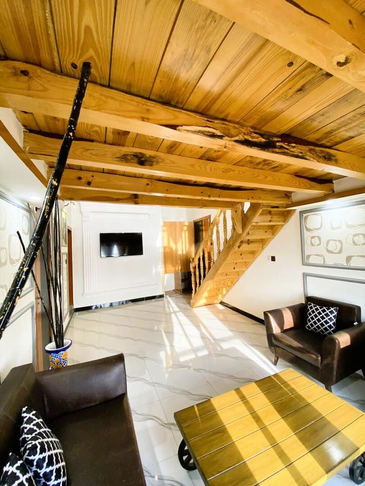 Chalet (Skyline Cabin)