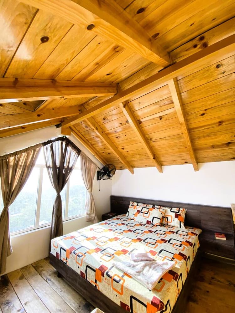 Chalet (Skyline Cabin)