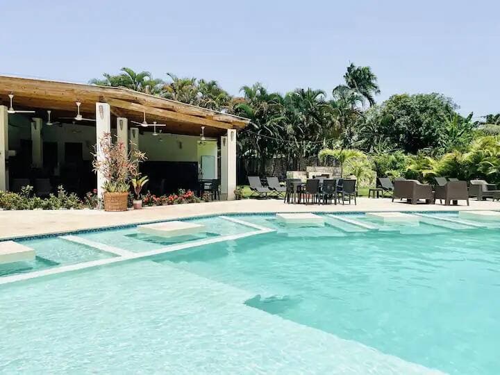 A1-Spacious 2-Bedroom Apartment with Pool View (A1)