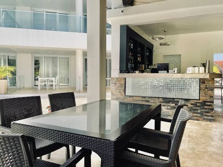 A1-Spacious 2-Bedroom Apartment with Pool View (A1)