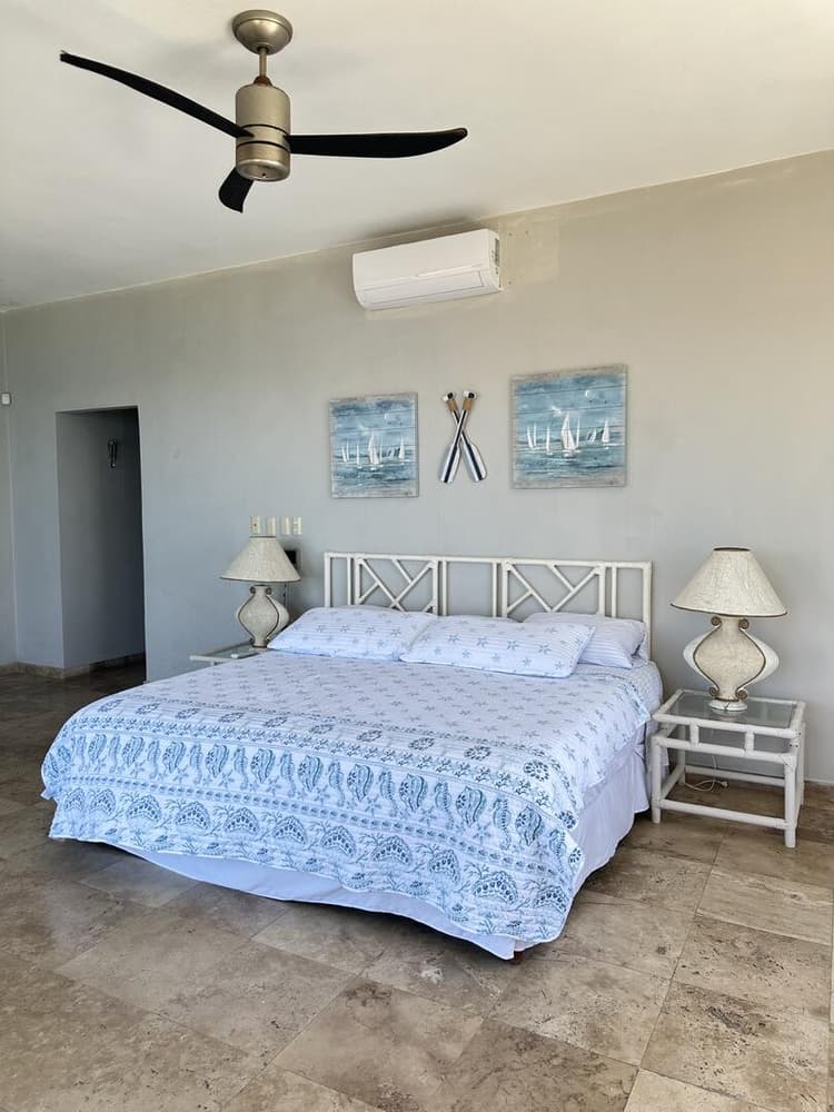 The Coastal Tub Escape By GEstores