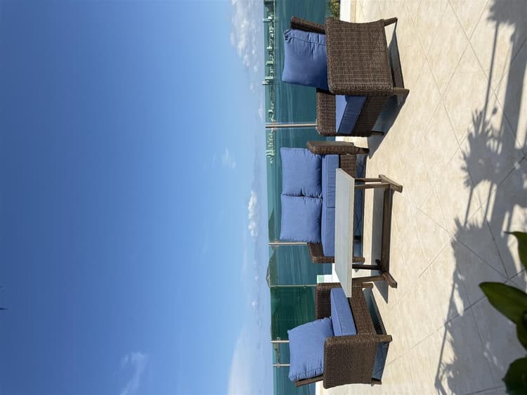 The Coastal Tub Escape By GEstores