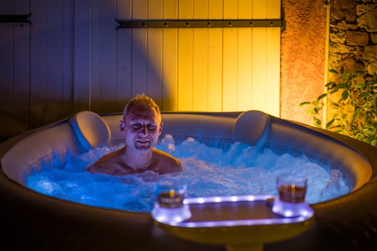 Le Coco Loco - chambre PARIS - lit double king size 200x200 cm Le Luc