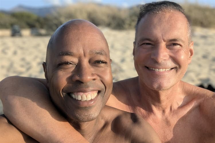 Le Coco Loco - chambre PARIS - lit double king size 200x200 cm Le Luc