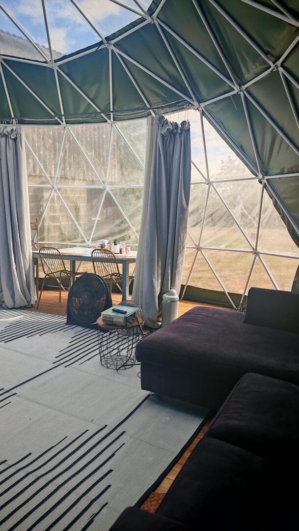 Lincoln Halo Dome With Hottub 3 beds, beds, Projector - Groups OK