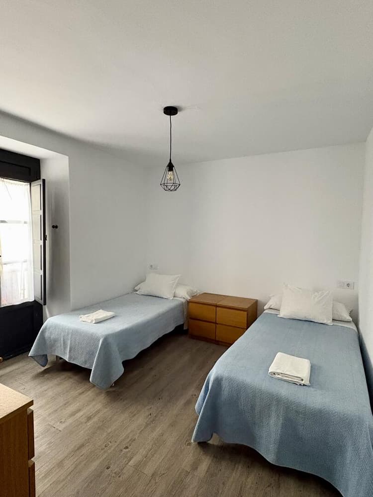 2- Doble con baño compartido