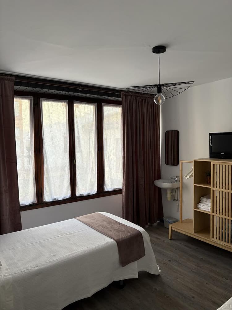 3- Doble con baño compartido