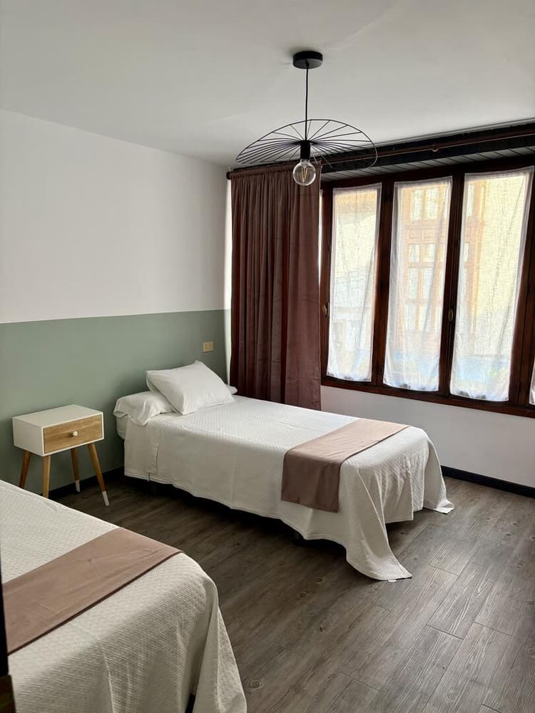 3- Doble con baño compartido