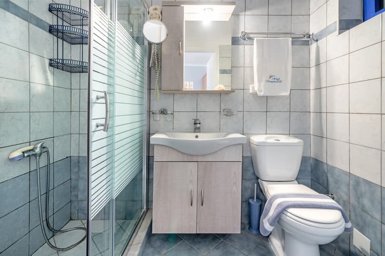 5Bedroom on groundfloor with veranda