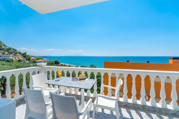 Apartment with 2 seperate rooms and seaview
