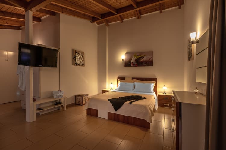 Luxurysouite with 2 seperate rooms, kitchen and seaview