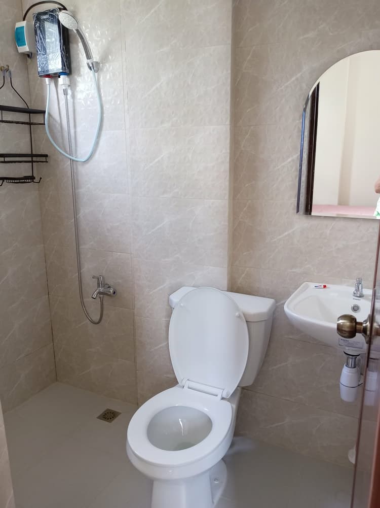 ZURICH ROOM | Residencia de Azucena | TACLOBAN