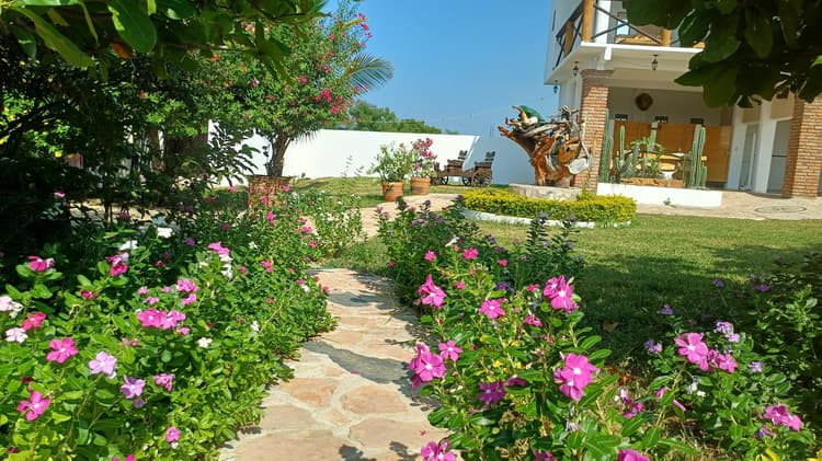 Casa Bugambilia