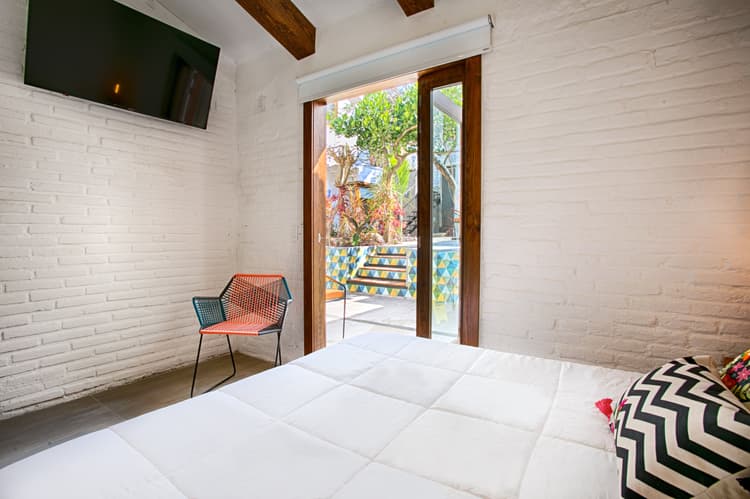 Tuxa (blanco) Elite Room