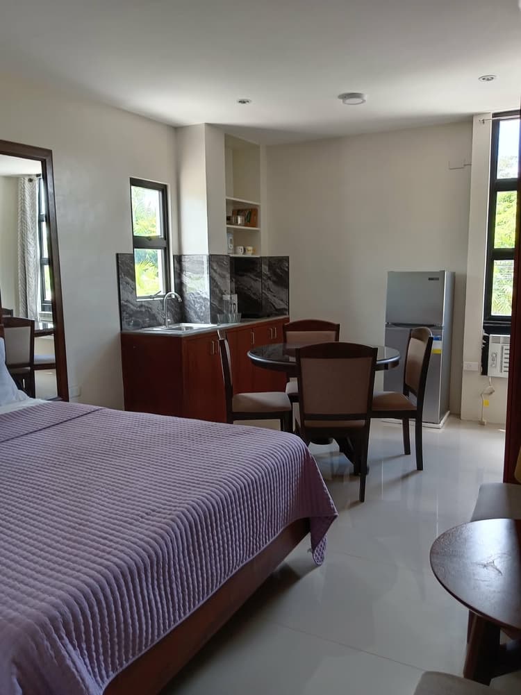 PARIS ROOM Deluxe | Residencia de Azucena | TACLOBAN