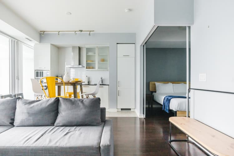 906-2-BDR, 3Beds 2 baths, across CN Tower Parking