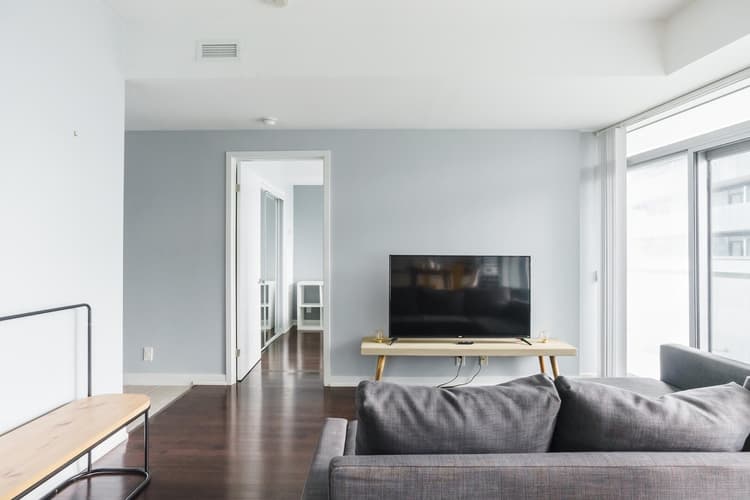 906-2-BDR, 3Beds 2 baths, across CN Tower Parking