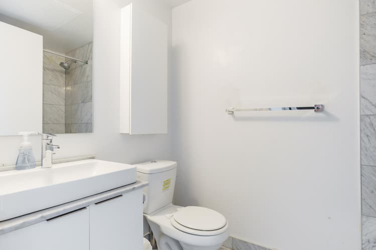 906-2-BDR, 3Beds 2 baths, across CN Tower Parking