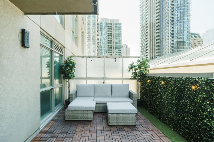 714- 2-Bdr, 3 Beds, 2 Bath by Scotiabank Arena, with Parking