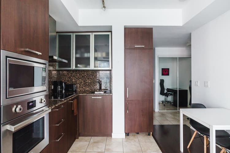 2910- 1bdr + sofabed, 1bath Scotiabank arena