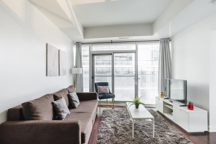 2910- 1bdr + sofabed, 1bath Scotiabank arena