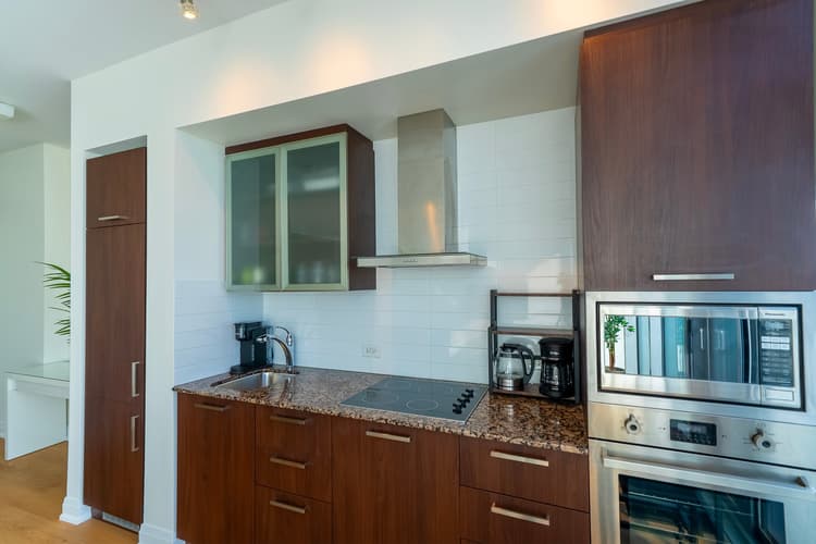 2905-1-bdr 1-bath Downtown with parking across Scotiabank Arena