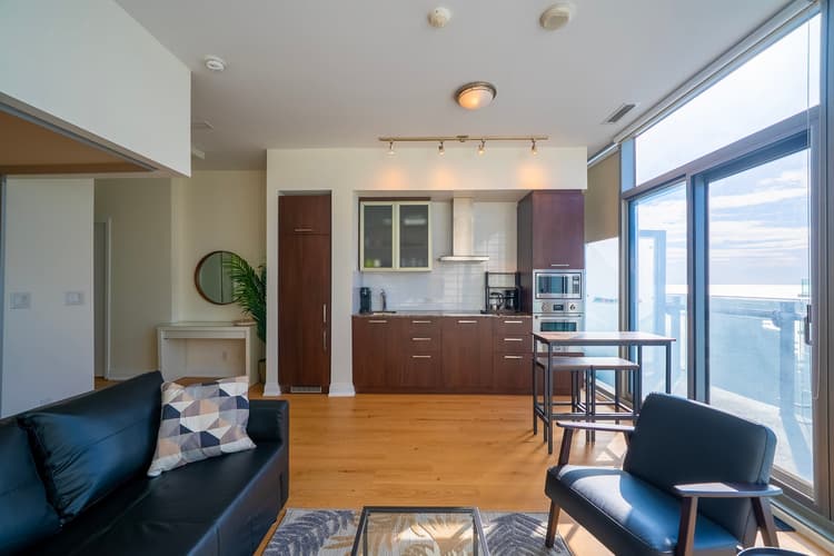 2905-1-bdr 1-bath Downtown with parking across Scotiabank Arena
