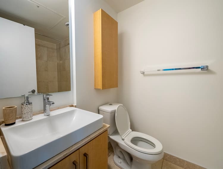 2905-1-bdr 1-bath Downtown with parking across Scotiabank Arena